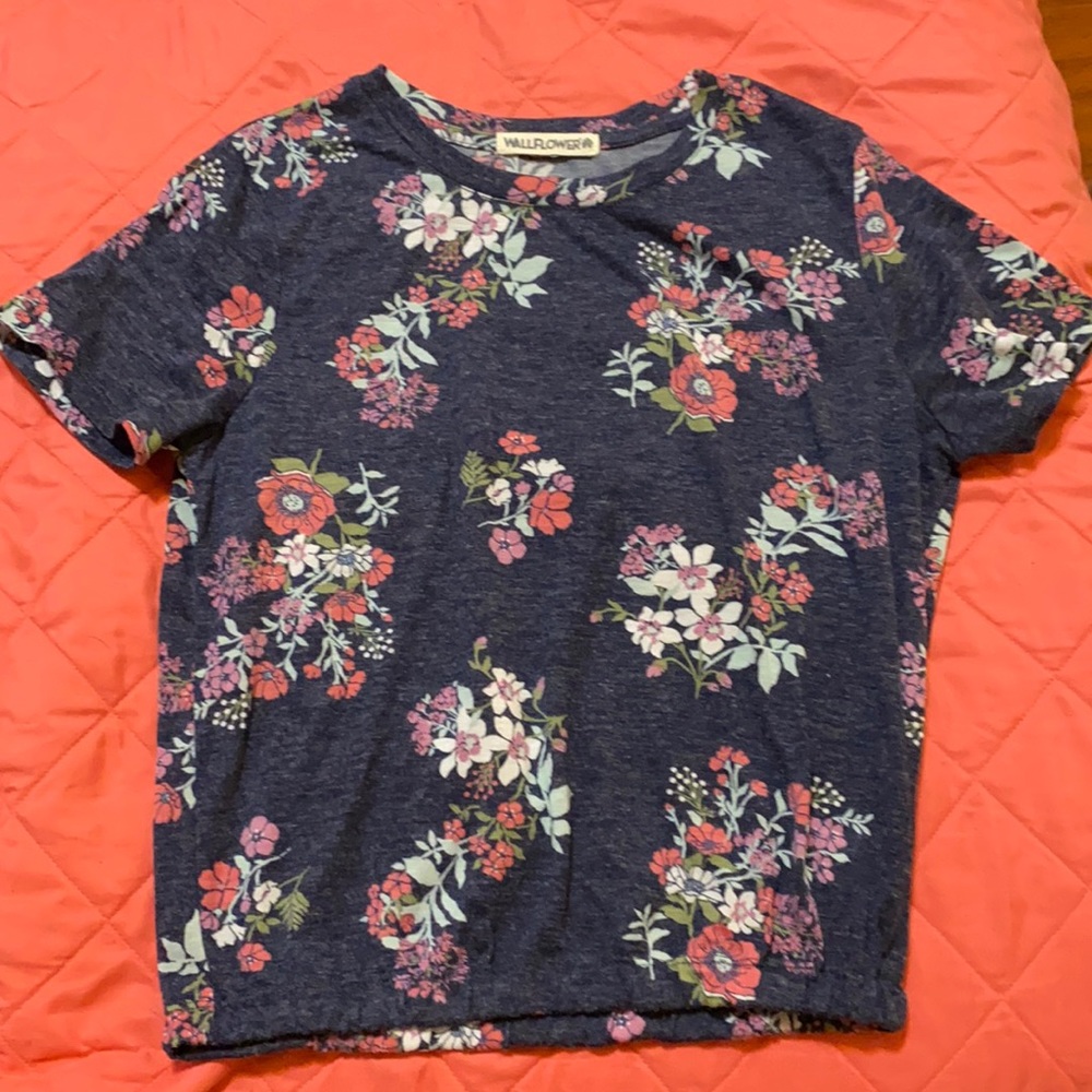 Women’s navy blue floral top by Wallflower.  Size small.